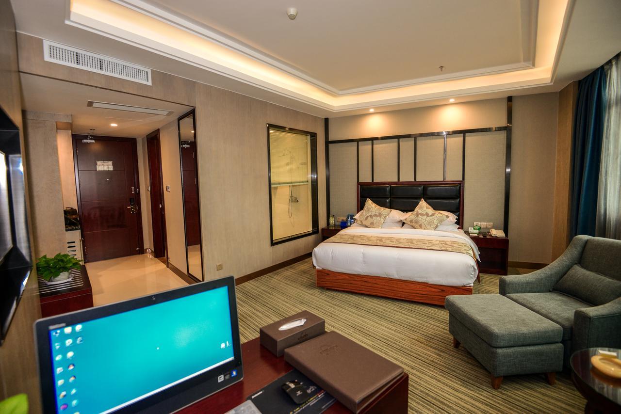 Days Hotel & Suites Shishi Quanzhou  Bagian luar foto