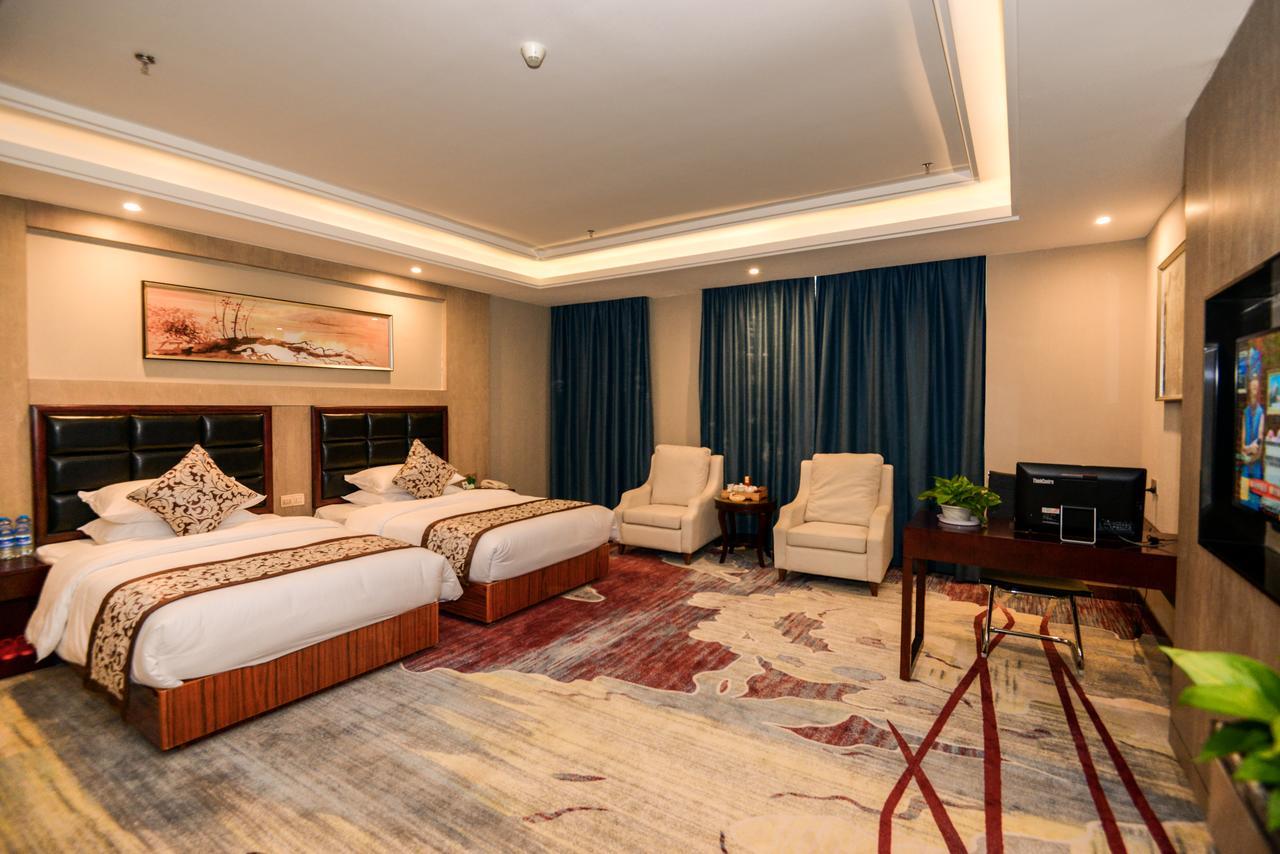 Days Hotel & Suites Shishi Quanzhou  Bagian luar foto