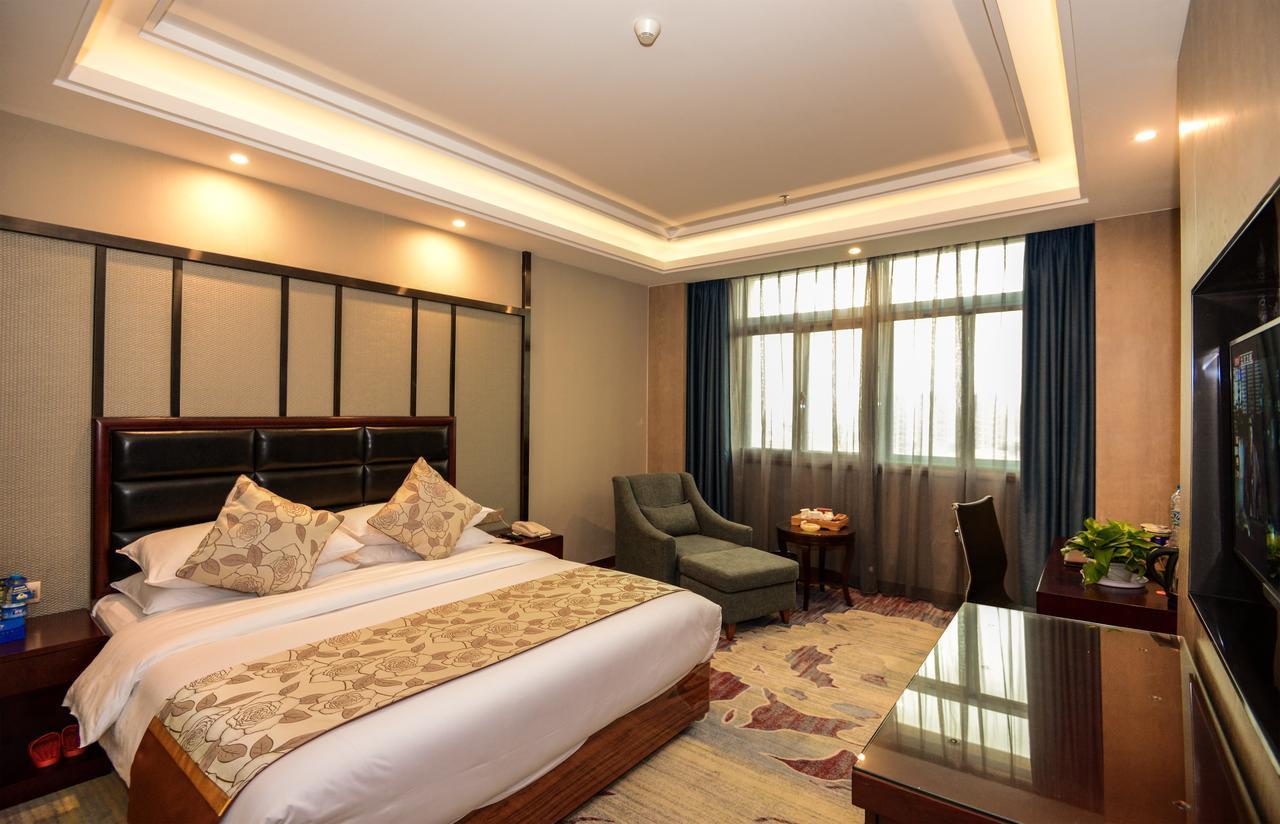 Days Hotel & Suites Shishi Quanzhou  Bagian luar foto